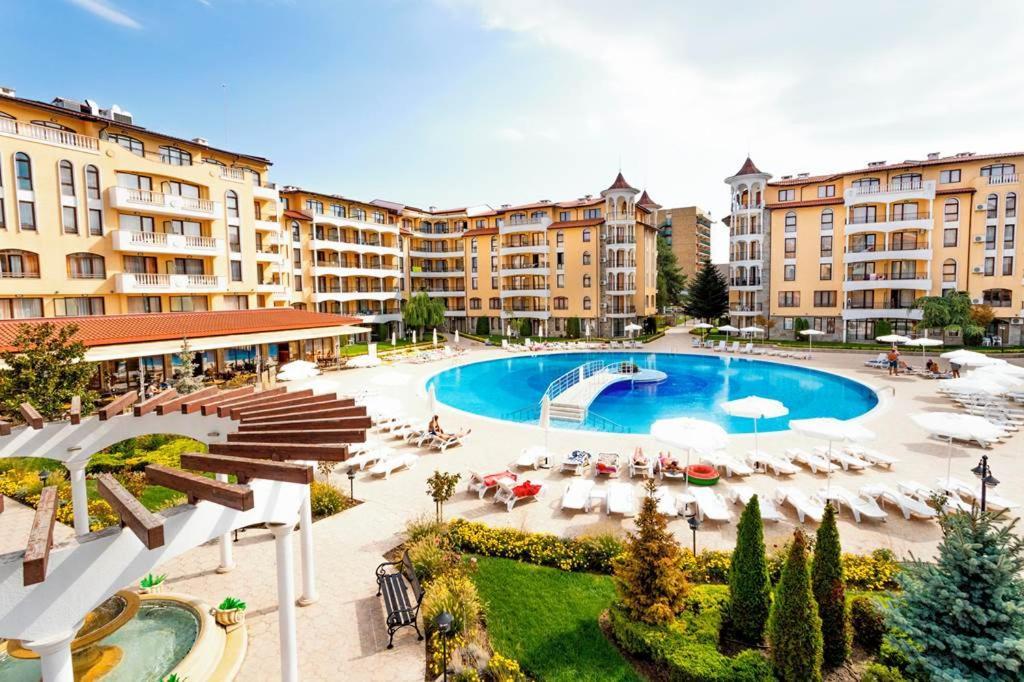 Holiday Apartcomplex Royal Sun Pantai Sunny Bagian luar foto
