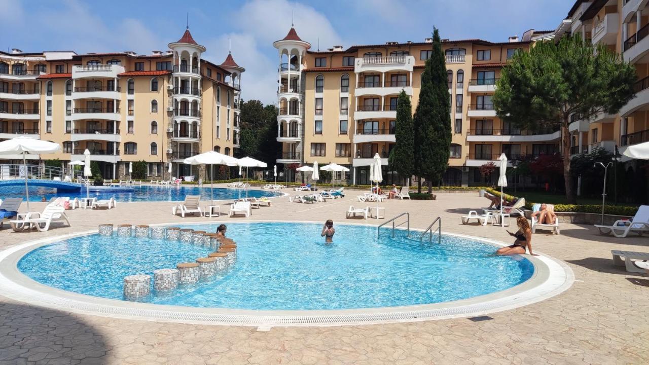 Holiday Apartcomplex Royal Sun Pantai Sunny Bagian luar foto
